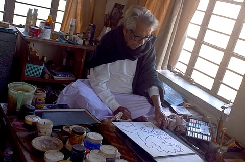 Veteran artist Sanat Kar