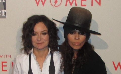 Sara Gilbert and Linda Perry (2014, source internet)