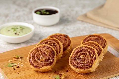 Chatpata Aloo Bhakarwadi