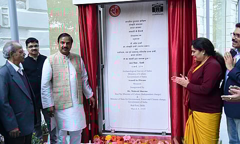 Union MoS Culture and Environment, Forest and Climate Change Mahesh Sharma unveils the plaque to inaugurate Azaadi ke Diwane museum at Red Fort Complex in New Delhi on March 4, 2019 (Photo: IANS/PIB)