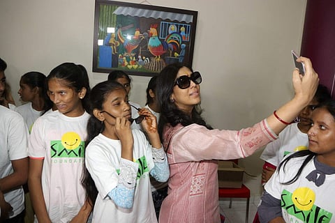 Mumbai: Actress Sakshi Tanwar celebrates Mother's Day with underprivileged children at Smile NGO, in Mumbai on May 9, 2019. (Photo: IANS)