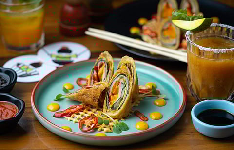 Deep-fried Prawn and Mango Roll