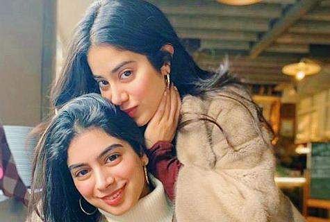 Janhvi and Khushi. Source: Instagram