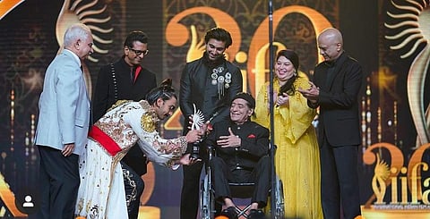 One of the famous comedians of Indian film industry, Syed Ishtiaq Ahmed Jafri aka our favourite Jagdeep Sahab, received the Outstanding Contribution to Indian Cinema Award.