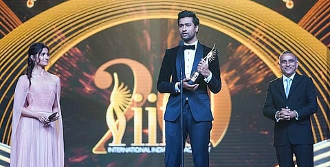 The IIFA Award for the best performance in a Supporting Role (Male) went to Vicky Kaushal.