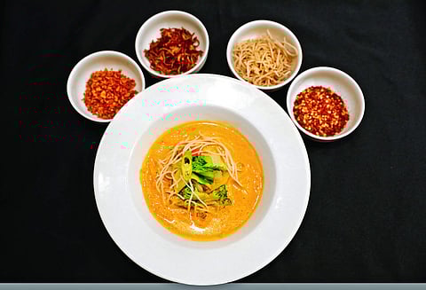 Kozhi Milagu Khao Suey