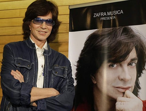 Spanish singer Camilo Sesto (AP Photo/Gregory Bull)