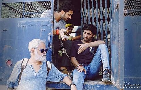 A still from Bahut Hua Samman