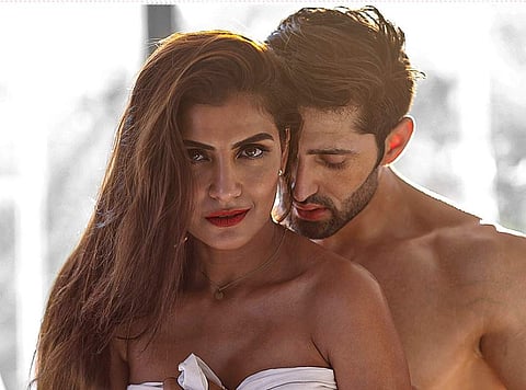 Hamid and Rachel in Lips Don't Lie