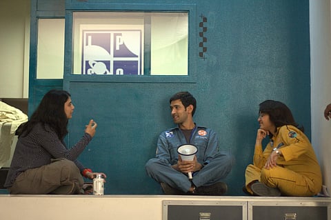 Arati with Vikrant Massey and Shweta Tripathi on the sets of Cargo