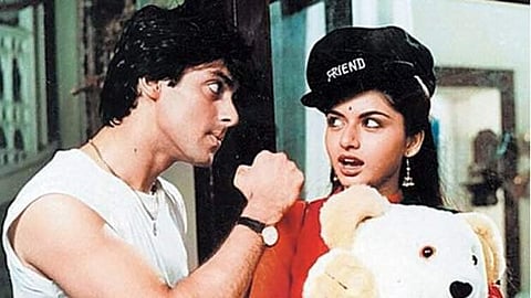 A still from Maine Pyaar Kiya featuring Salman Khan and Bhagyashree