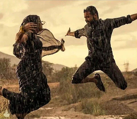 A still from Soorarai Pottru