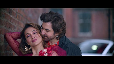 Jeet and Mimi in Baazi