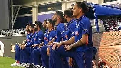 India vs Pakistan T20 World Cup: Indian and Pakistani players go down on one knee in support of Black Lives Matter movement