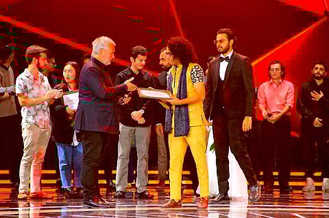 Independent filmmaker Rajnish Baba Mehta receives Human Solidality award