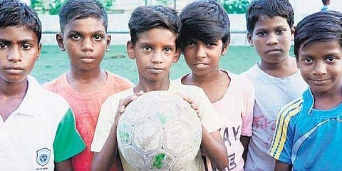Nevin Thomas’s love for the sport knows no bounds. Through his YouTube channel KalPanthu, he explores the world of football and the humans who inhabit it 