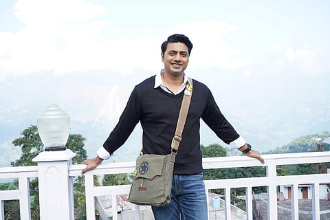 Dev in the film Tonic