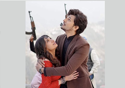 Tulsi Kumar and Darshan Raval in Is Qadar