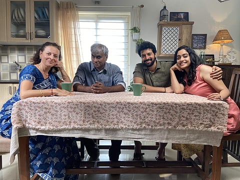 On the sets of Aanandham Aarambham