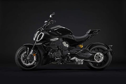 The Diavel V4 is known for its muscular, sporty and chiseled design
