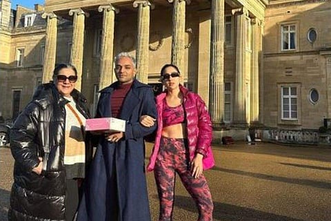 Sara Ali Khan with Amrita Singh and hairstylist Sanky Evrus