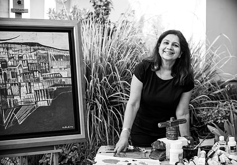 Vinita Karim: Integrates the charm of embroidery, acrylics, and rare earth pigments