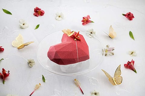 A trending heart-shaped cake by ITC Sonar and Royal Bengal