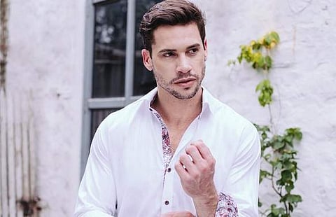 White and red paisleys creation