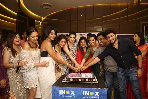 The cast cut a cake to celebrate Abbar Kanchanjunga