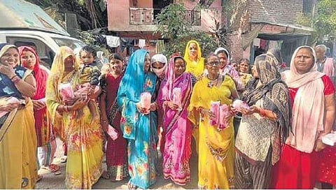 Pad distribution drive by The Red Padding Project in Lajpat Nagar