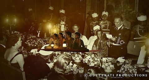 Still from Ghode Ko Jalebi Khilane Le Ja Riya Hoon