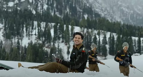 Dulqur_Salmaan_during_Shoot-1E