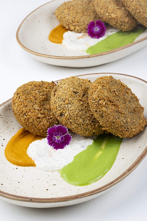 Tricolor dish by Suzy Q by 1522