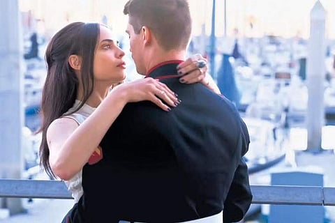 A still from Purple Hearts