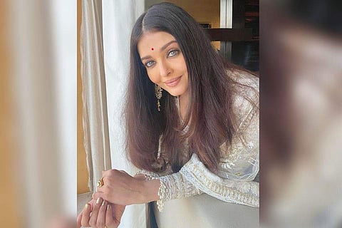 In the movie, Aishwarya will be seen playing the role of queen Nandini of Pazhuvoor
