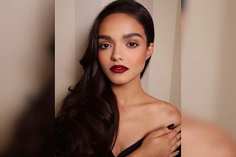 Zegler stars as Snow White and Gal Gadot plays The Evil Queen. Ansu Kabia co-stars as the Huntsman and Andrew Burnap plays a new character named Jonathan.