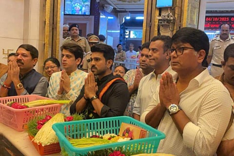Ram Charan completes Ayyappa Deeksha at Siddhivinayak Temple [Image Credits: IANS]