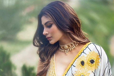 Just Mouni Roy acing another gorgeous sari with finesse [In frame: Mouni Roy]
