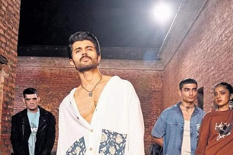 Vijay Deverakonda (centre)