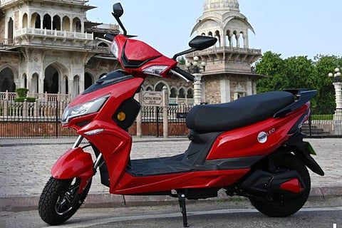 Hop Leo comes fitted with a 2.1 kWh lithium-ion battery pack