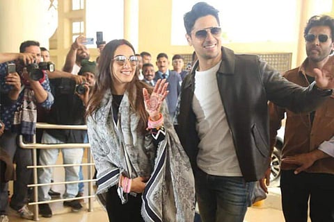 Kiara Advani-Sidharth Malhotra first spotted as newlyweds at Jaisalmer Airport [SEE PICS]