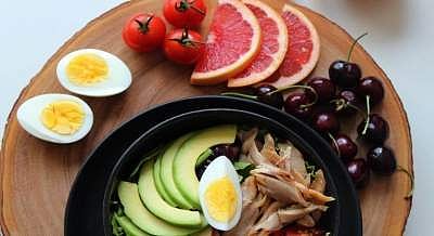 How to stay fit while indulging into food blogging?