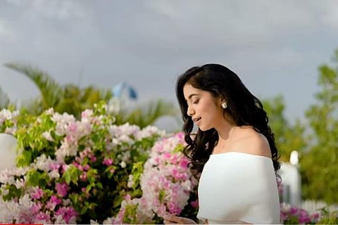 Minal in the Tu Hai Toh  music video