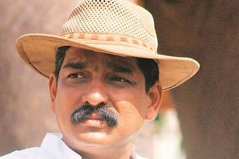 In frame:  Nitin Chandrakant Desai