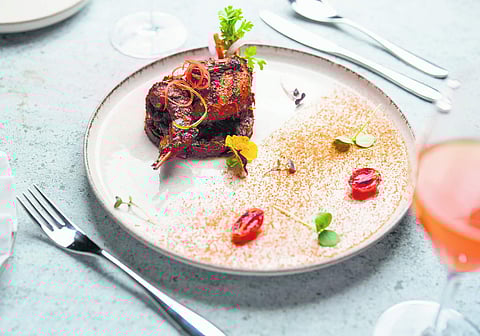 Malai poondu  kadai kalu pirattal