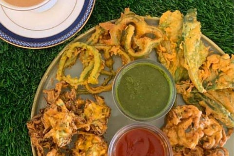 In frame: Mix Pakoras