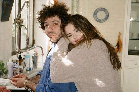 In frame: Selena Gomez and Benny Blanco