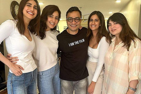 Raashi Khanna with her gang
