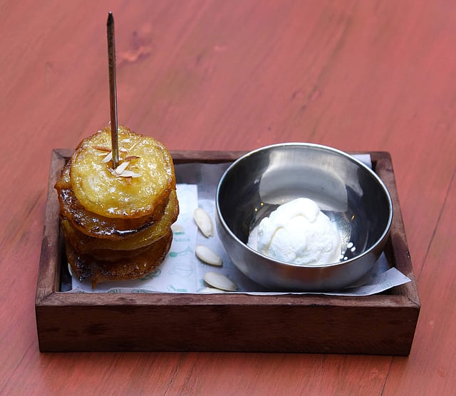 <em>Green apple jalebi paired with rabdi</em>