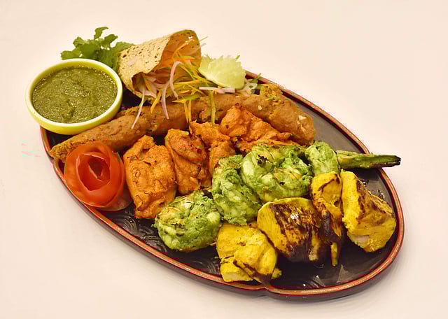 <em>Tandoori non-veg platter</em>